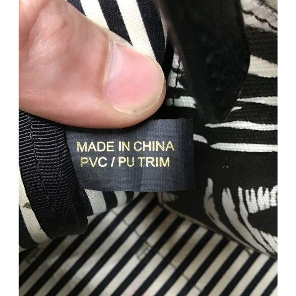 L.A.M.B. BY GWEN STEFANI DESIGNER ZEBRA BARREL BAG - Picture 11 of 13